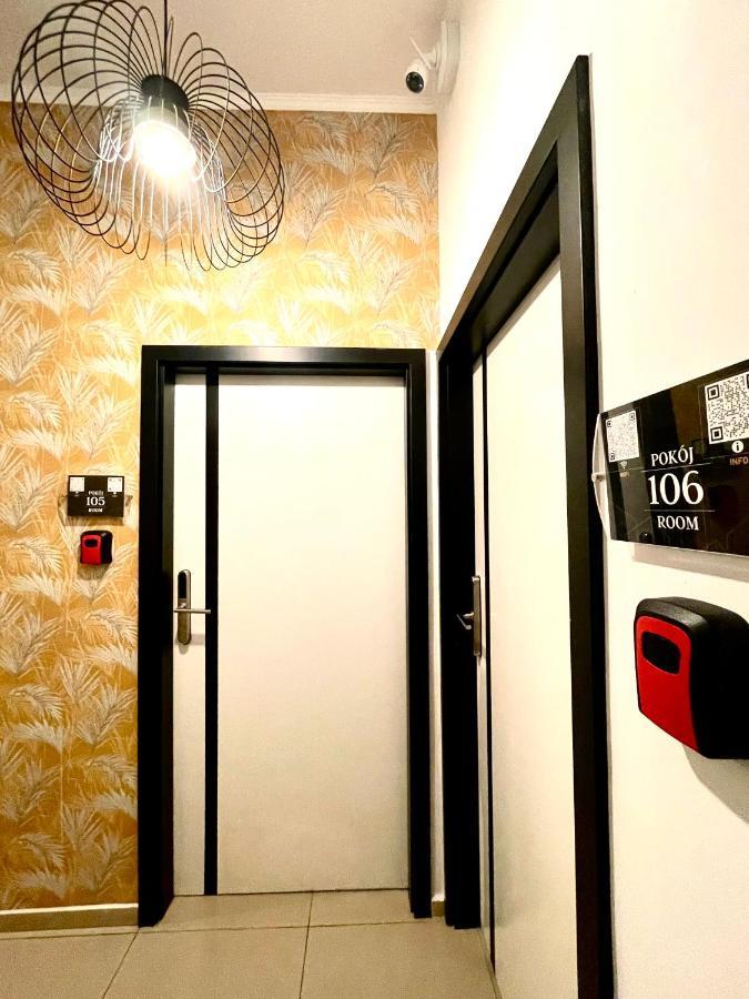 Happy Living Hostel Wrocław Buitenkant foto